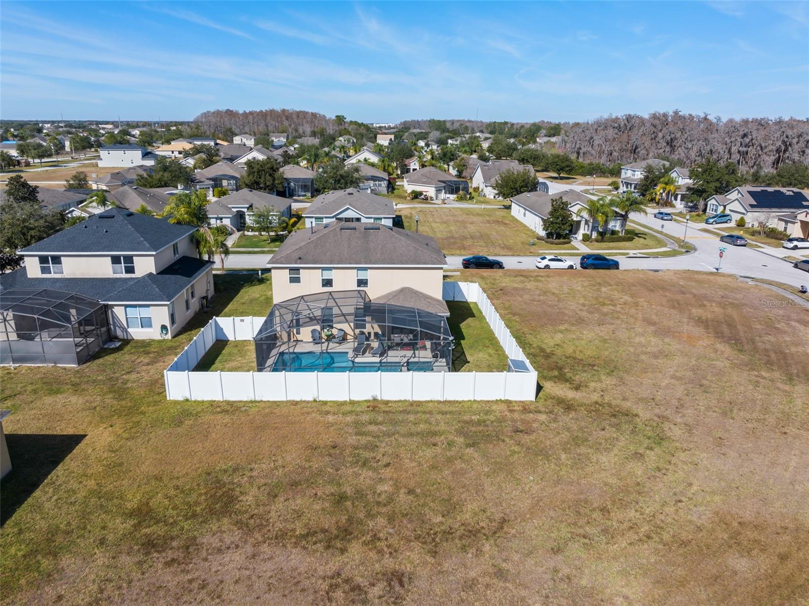 Image 52 of 63 For 4954 Castle Street E