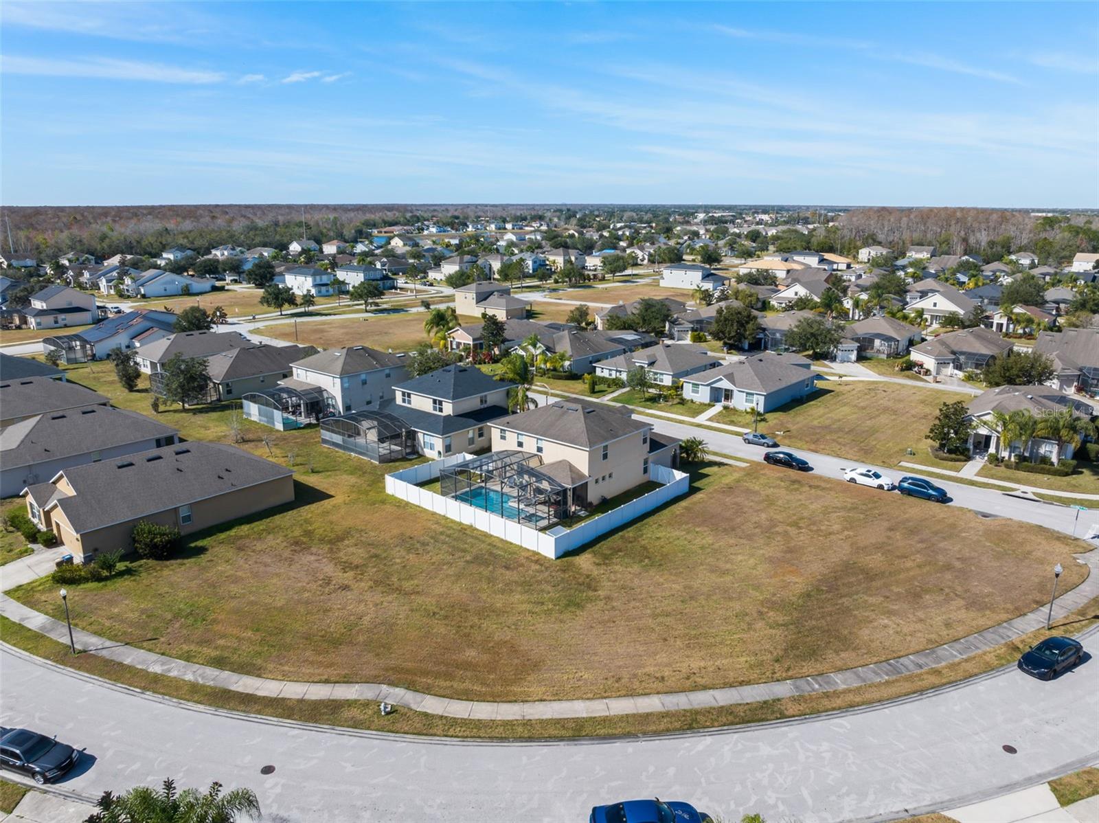 Image 53 of 63 For 4954 Castle Street E