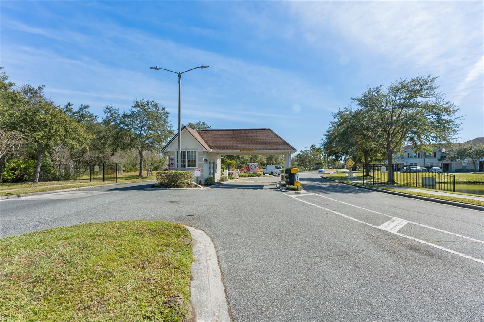 Image 54 of 63 For 4954 Castle Street E