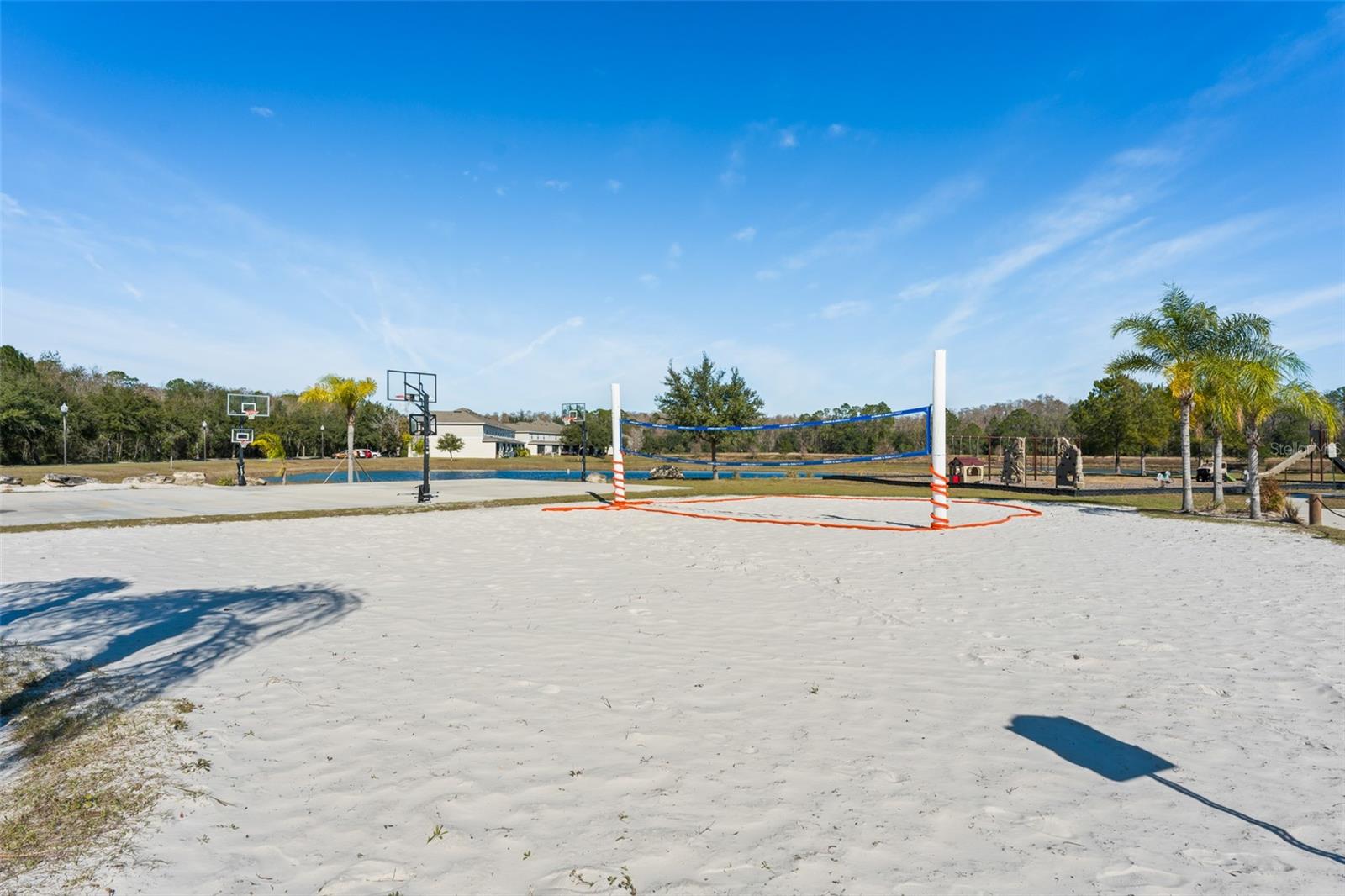 Image 59 of 63 For 4954 Castle Street E