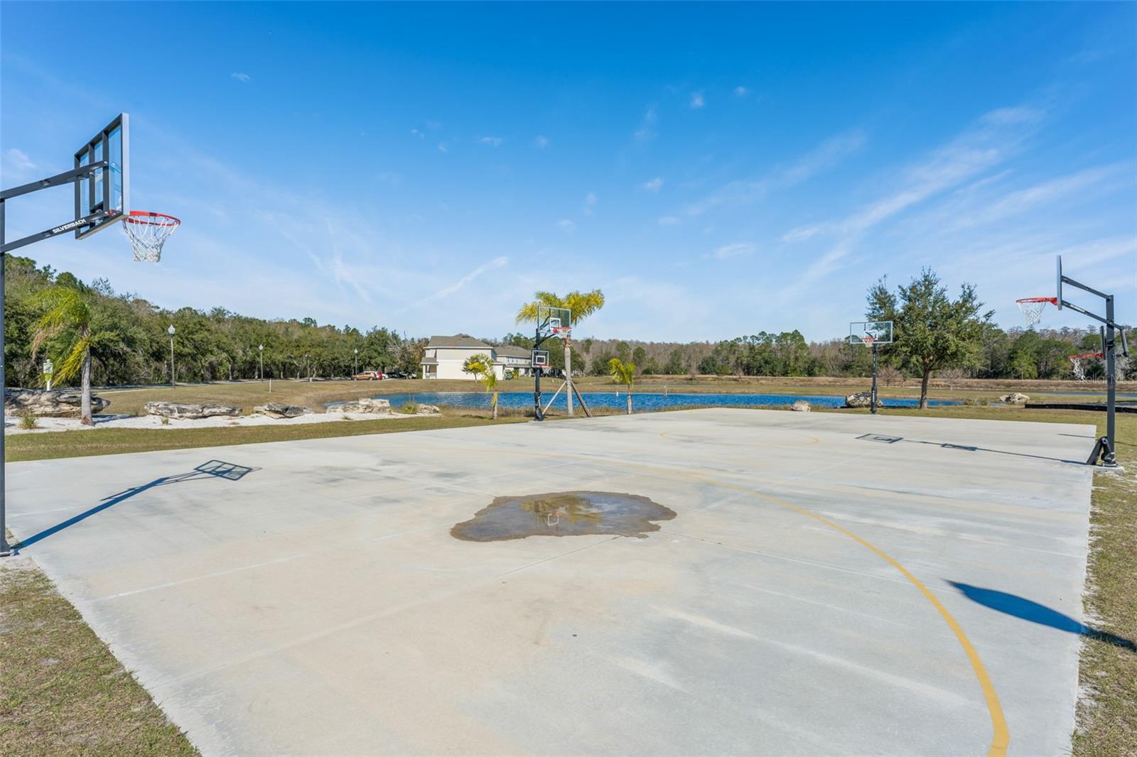 Image 60 of 63 For 4954 Castle Street E