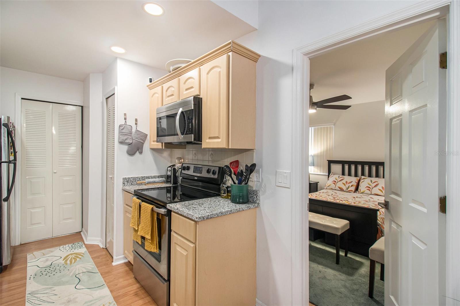 Image 9 of 28 For 962 Newcastle Circle 206