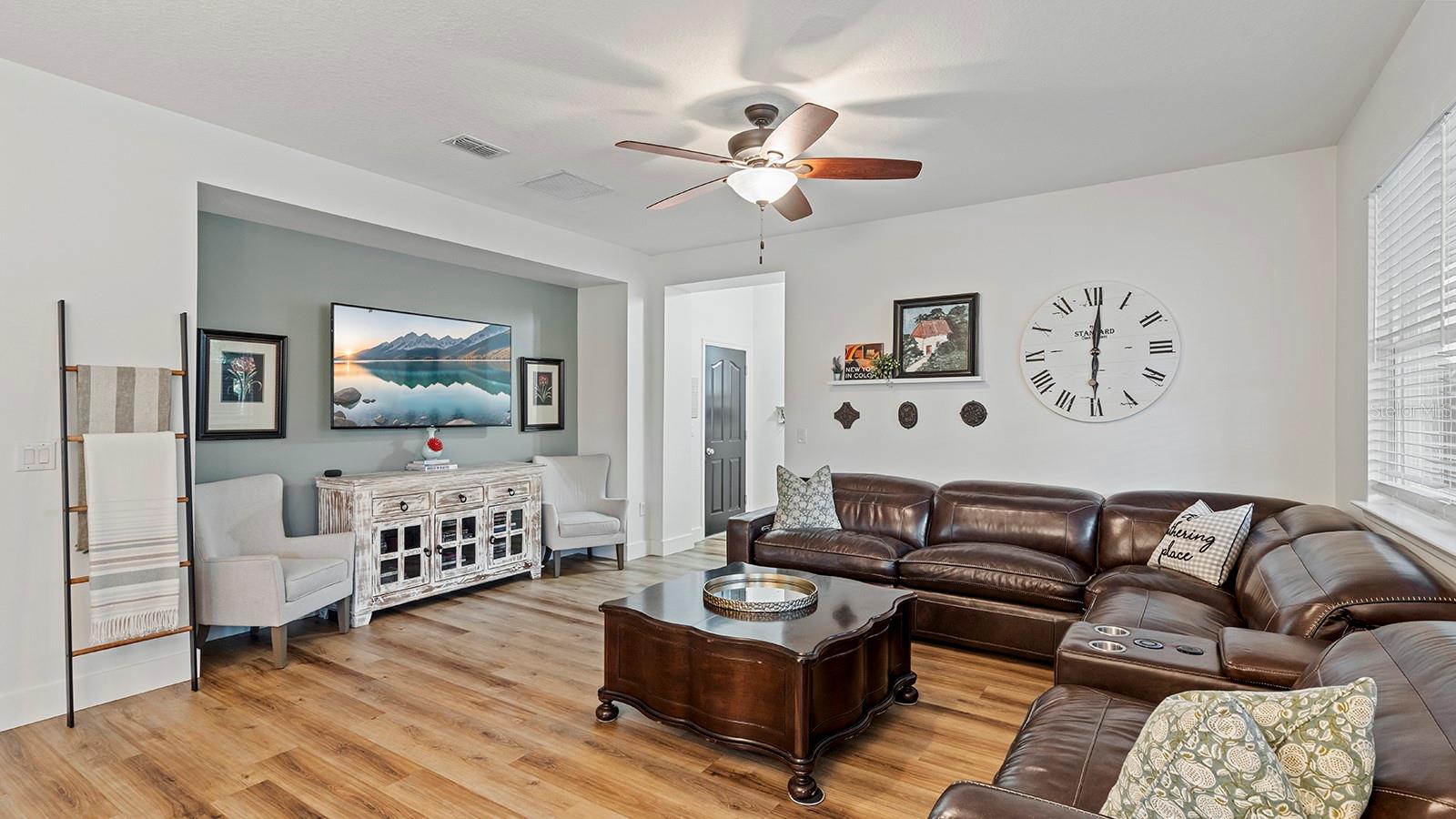 Image 10 of 36 For 11525 Chateaubriand Ave.