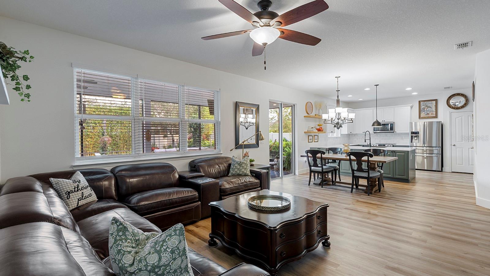 Image 11 of 36 For 11525 Chateaubriand Ave.