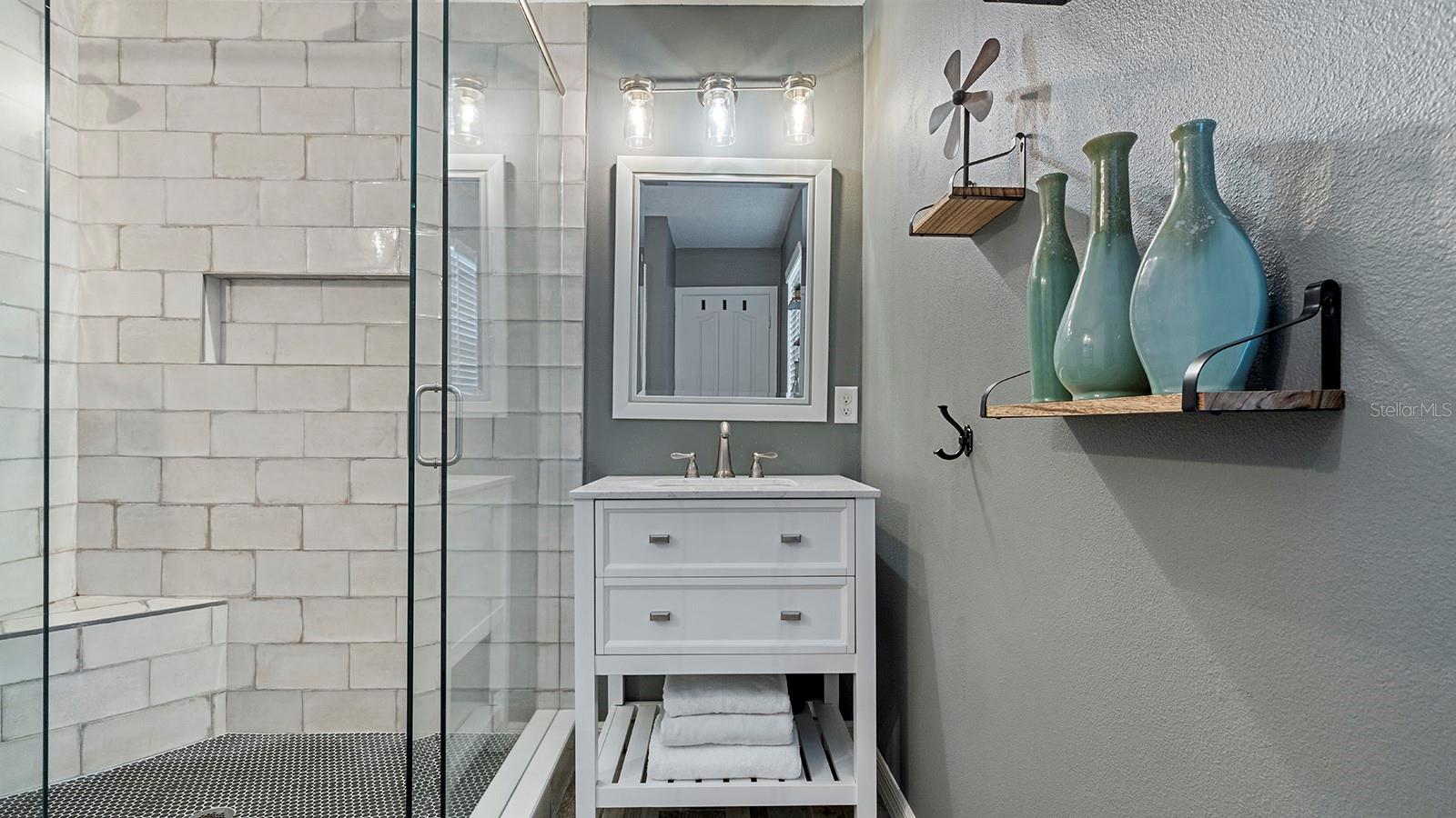 Image 20 of 36 For 11525 Chateaubriand Ave.