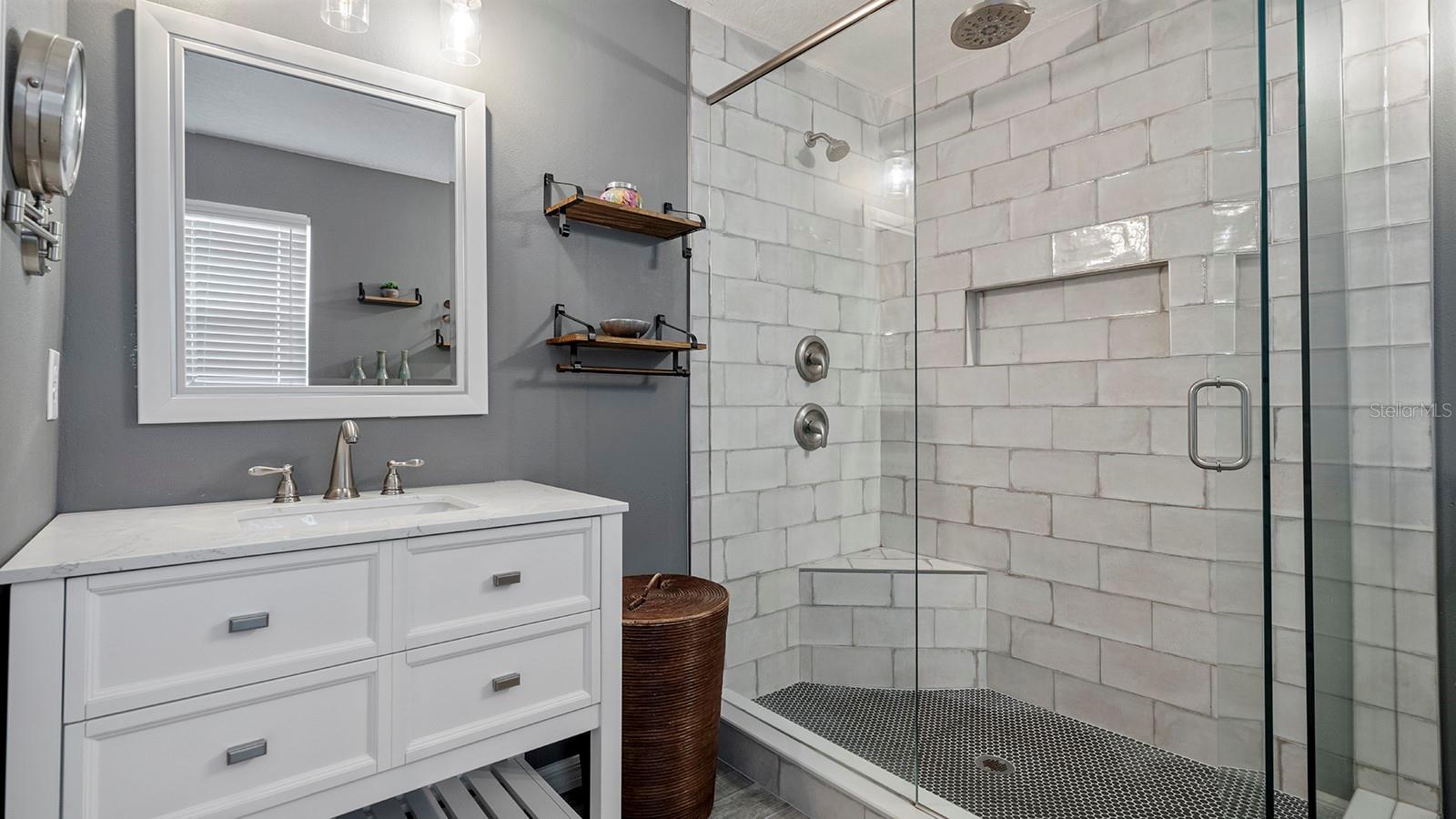 Image 21 of 36 For 11525 Chateaubriand Ave.