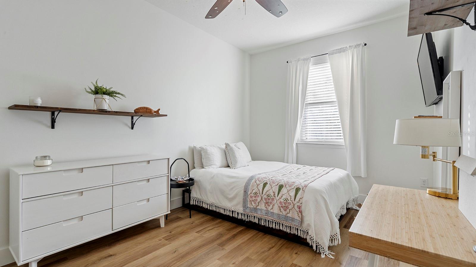 Image 26 of 36 For 11525 Chateaubriand Ave.