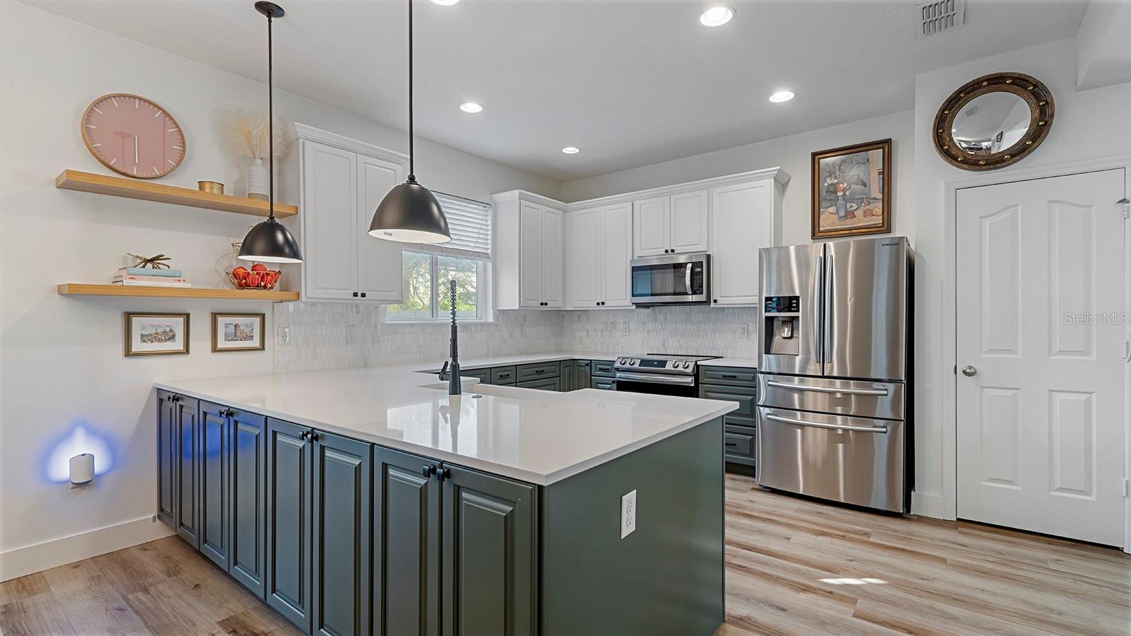 Image 3 of 36 For 11525 Chateaubriand Ave.