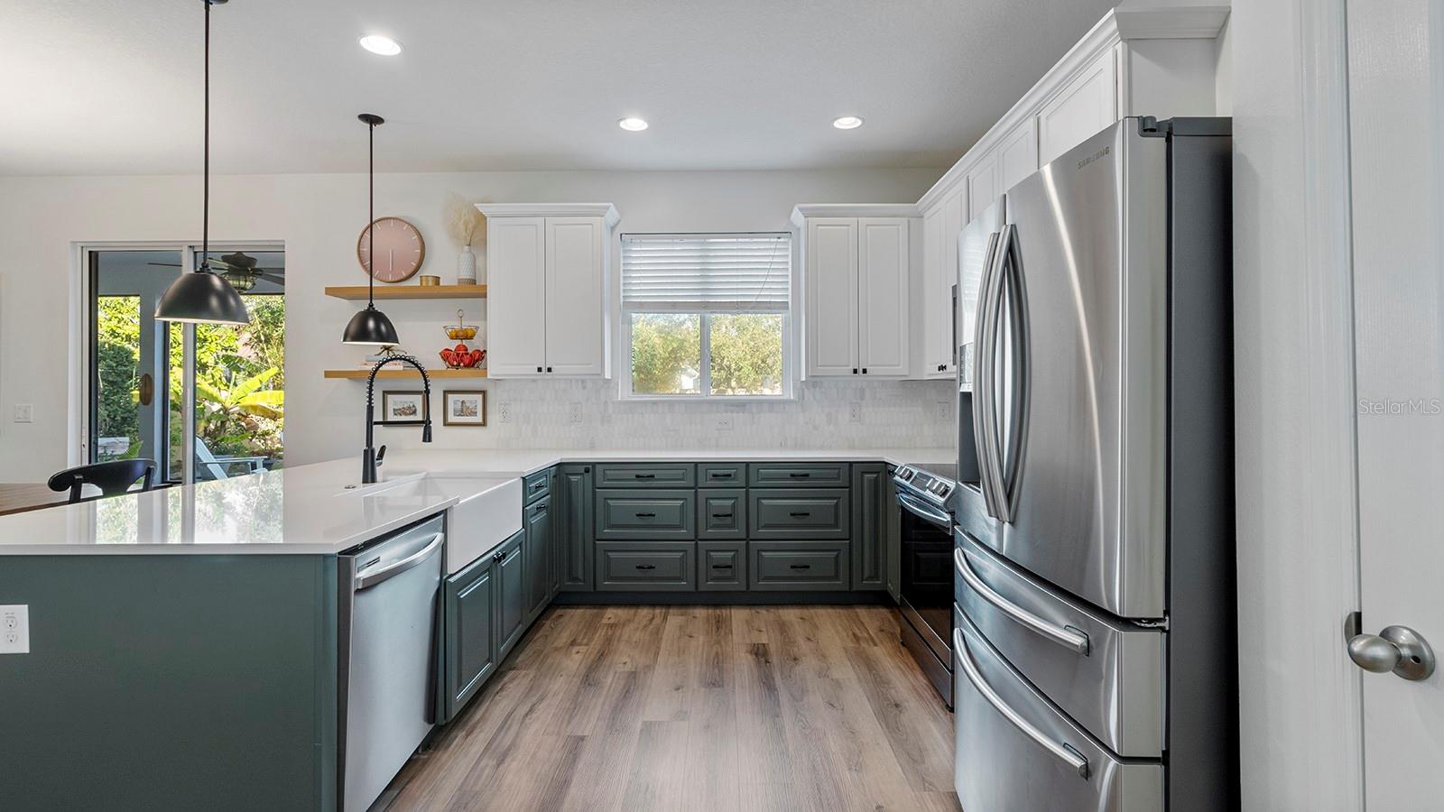 Image 4 of 36 For 11525 Chateaubriand Ave.