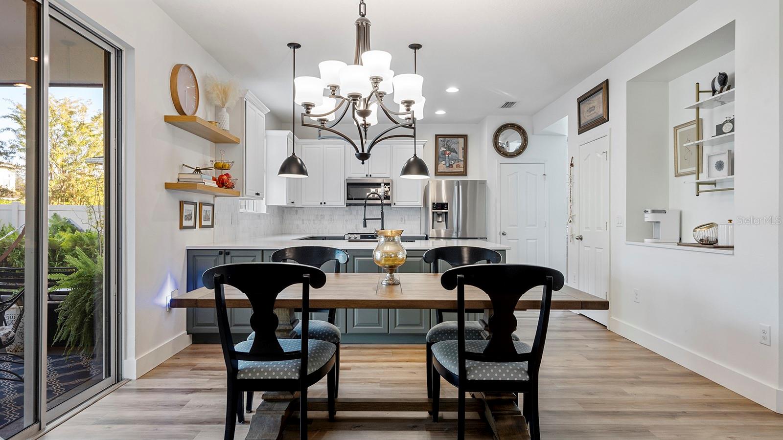 Image 9 of 36 For 11525 Chateaubriand Ave.