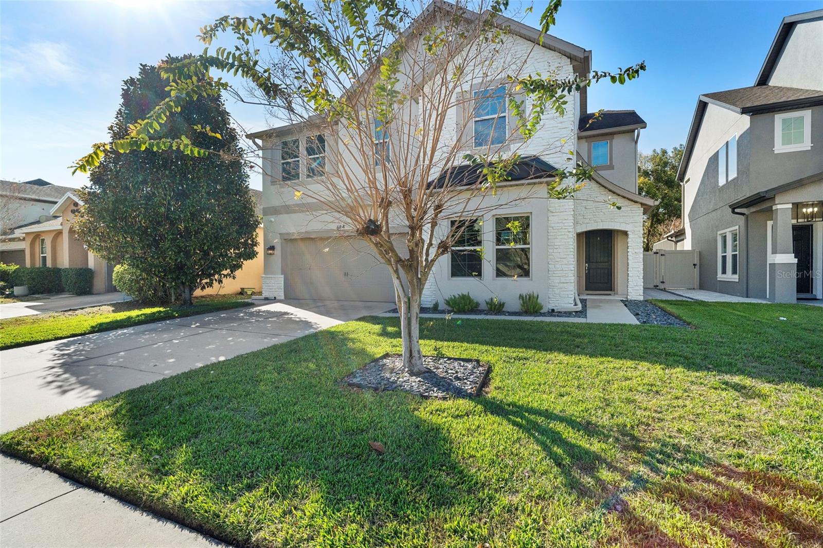 Image 4 of 59 For 684 Seven Oaks Boulevard