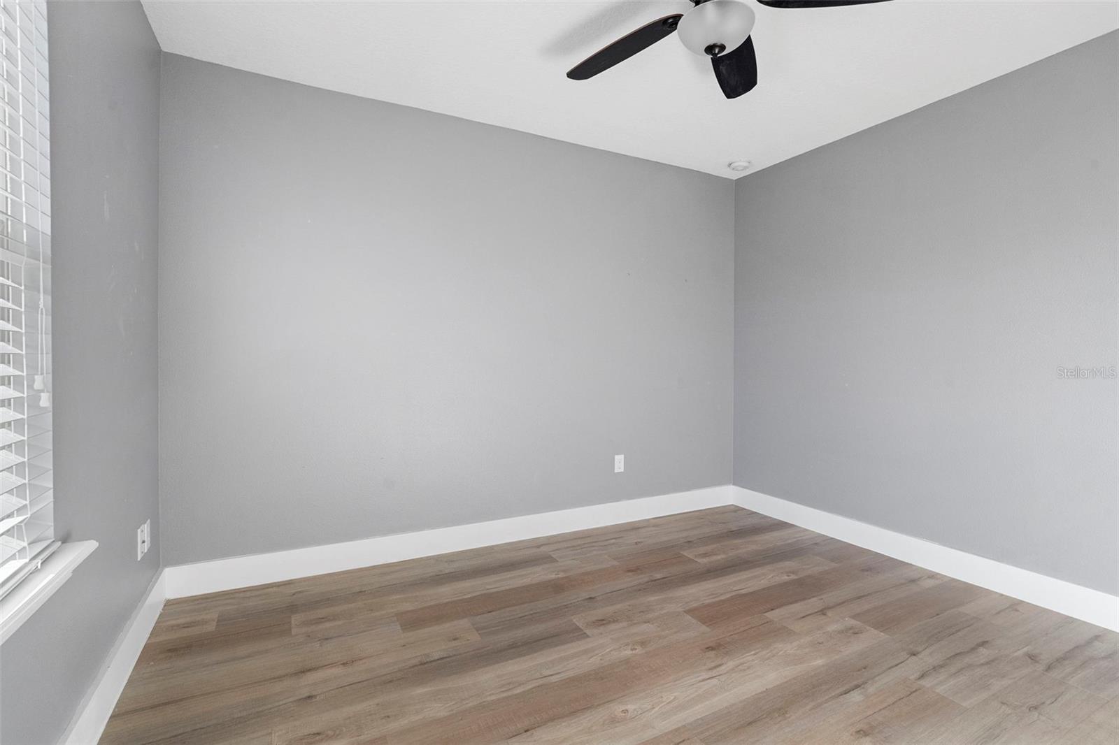 Image 42 of 59 For 684 Seven Oaks Boulevard