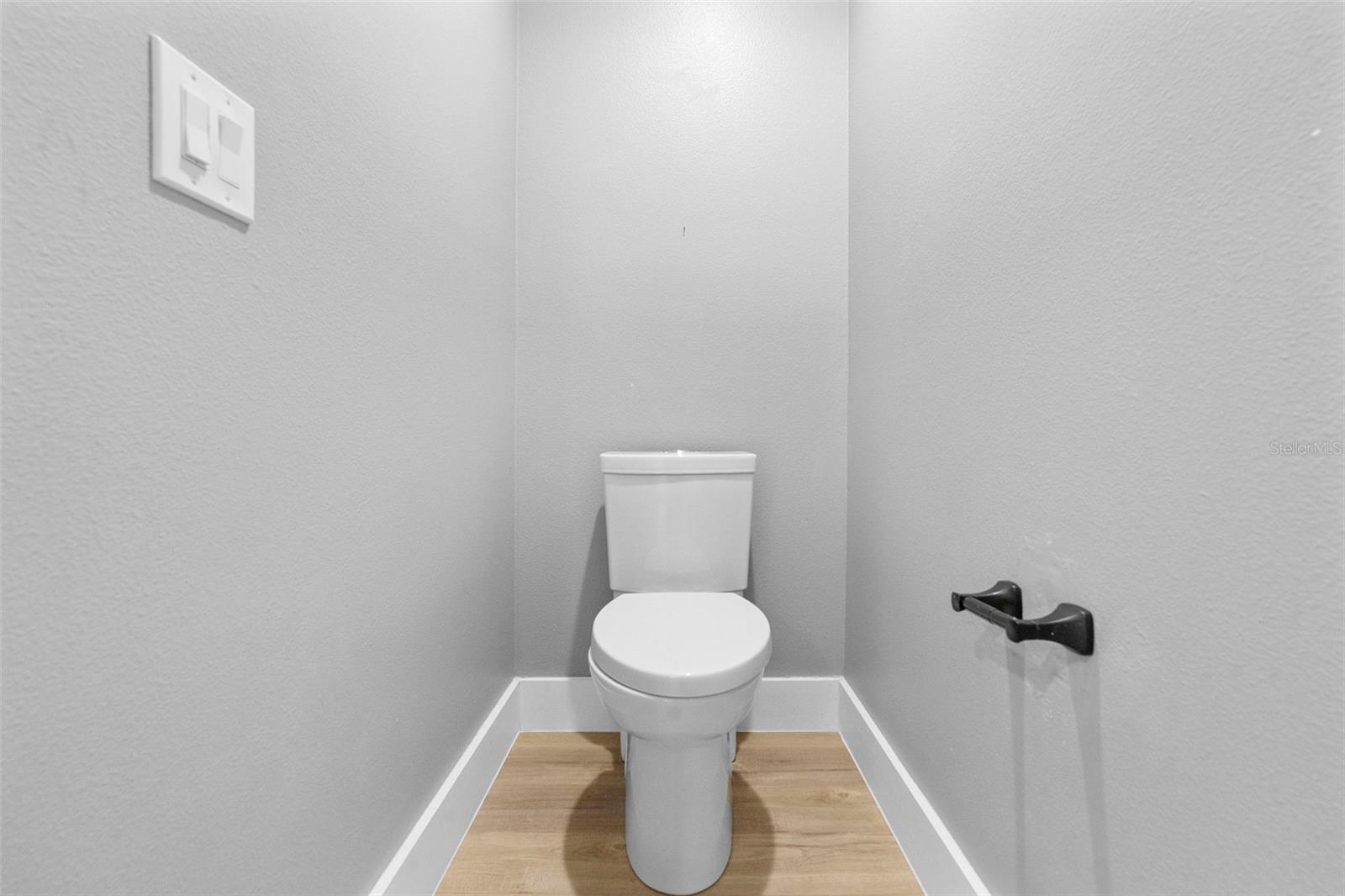 Image 49 of 59 For 684 Seven Oaks Boulevard