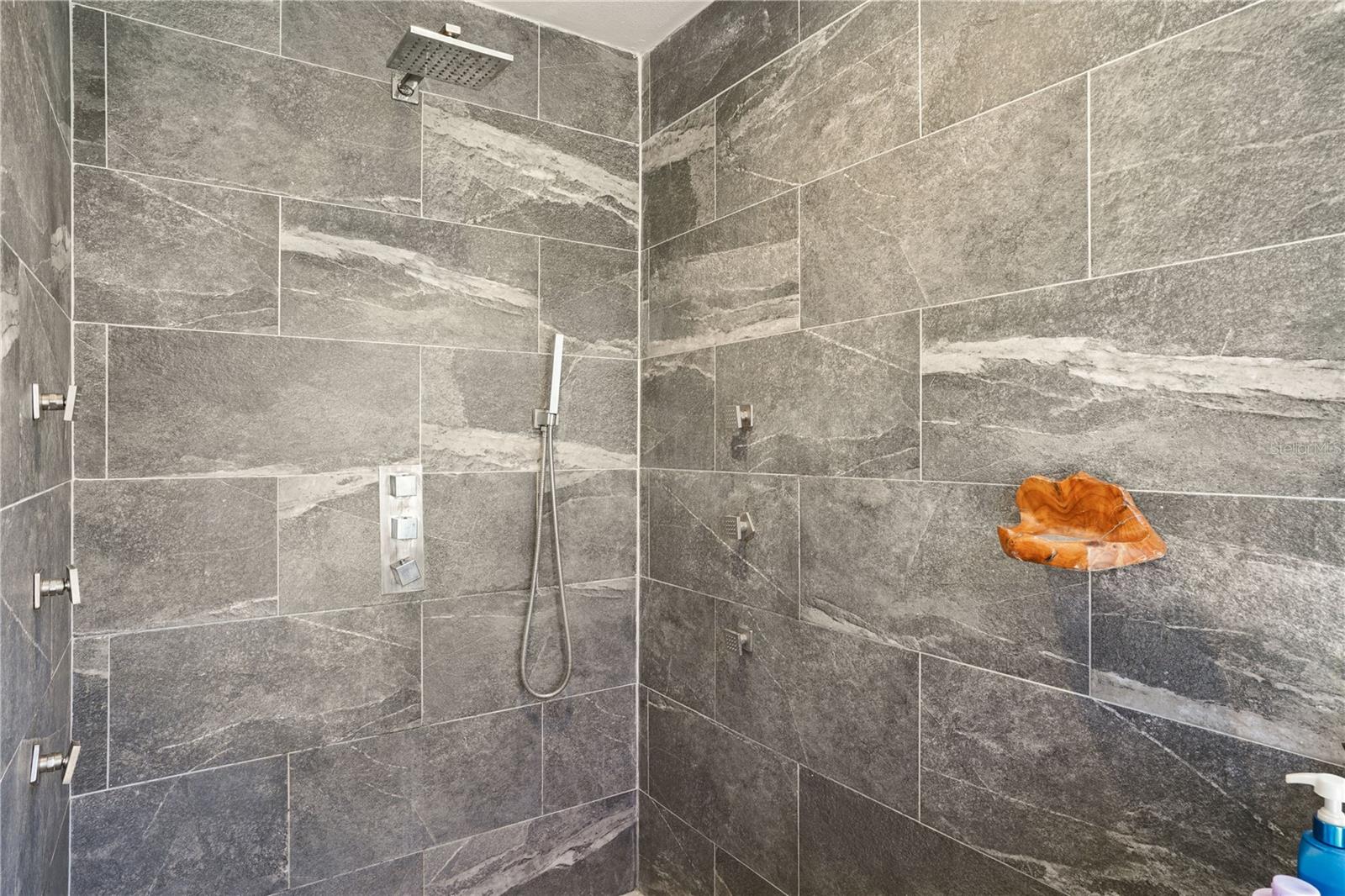 Image 30 of 59 For 2619 Rangeley Court