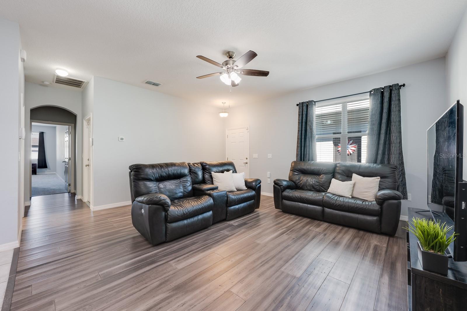 Image 2 of 23 For 1825 Shumard Avenue