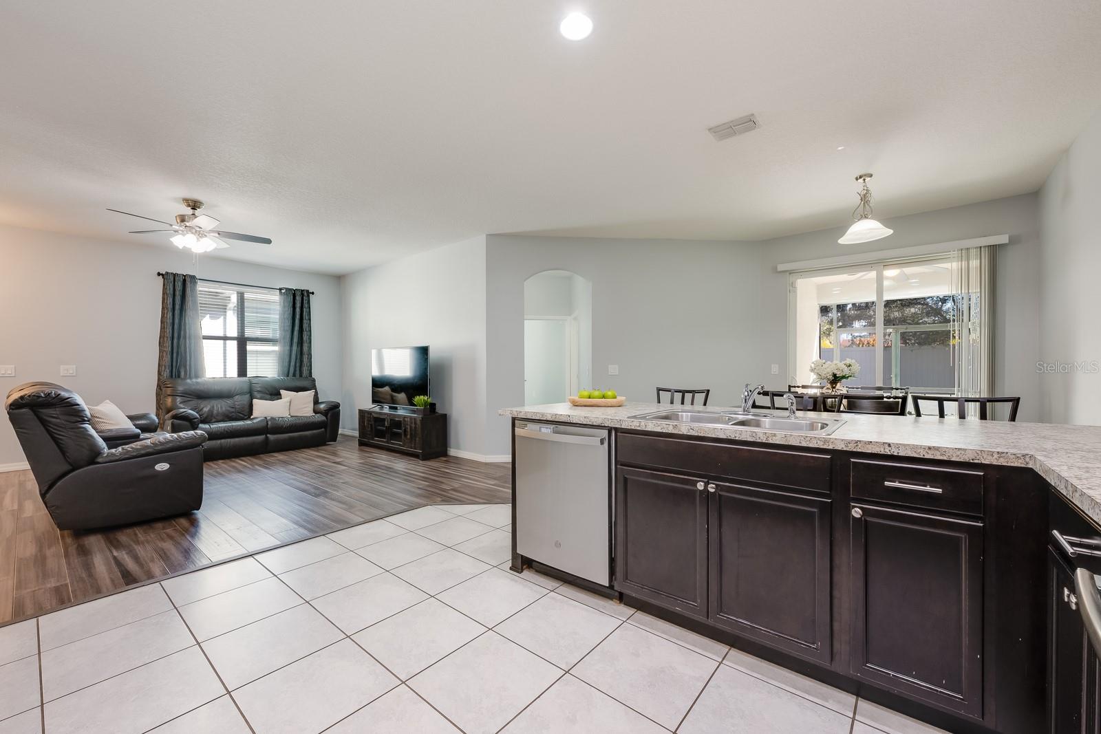 Image 8 of 23 For 1825 Shumard Avenue