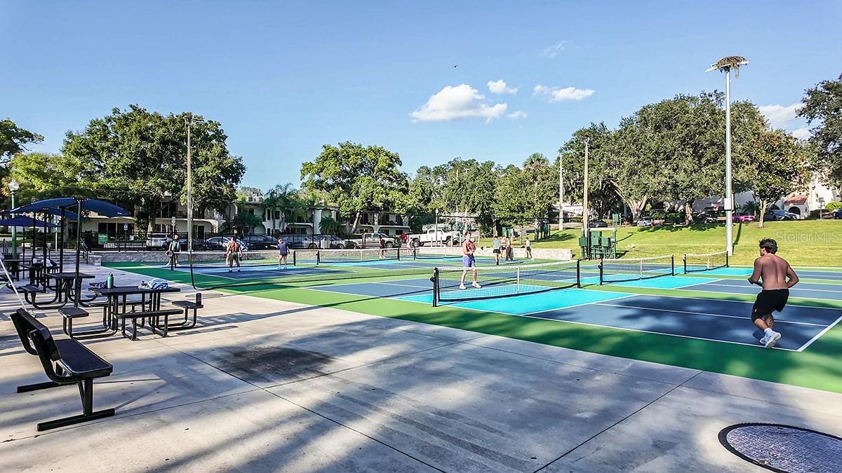 Image 19 of 25 For 2786 Armadale Drive