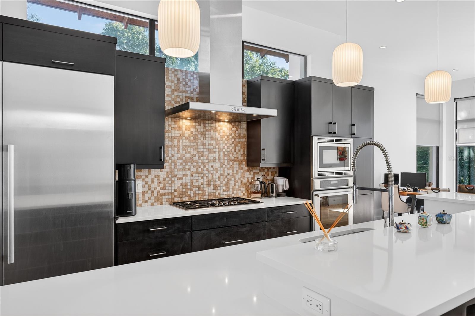 Image 13 of 45 For 911 Golfview Street