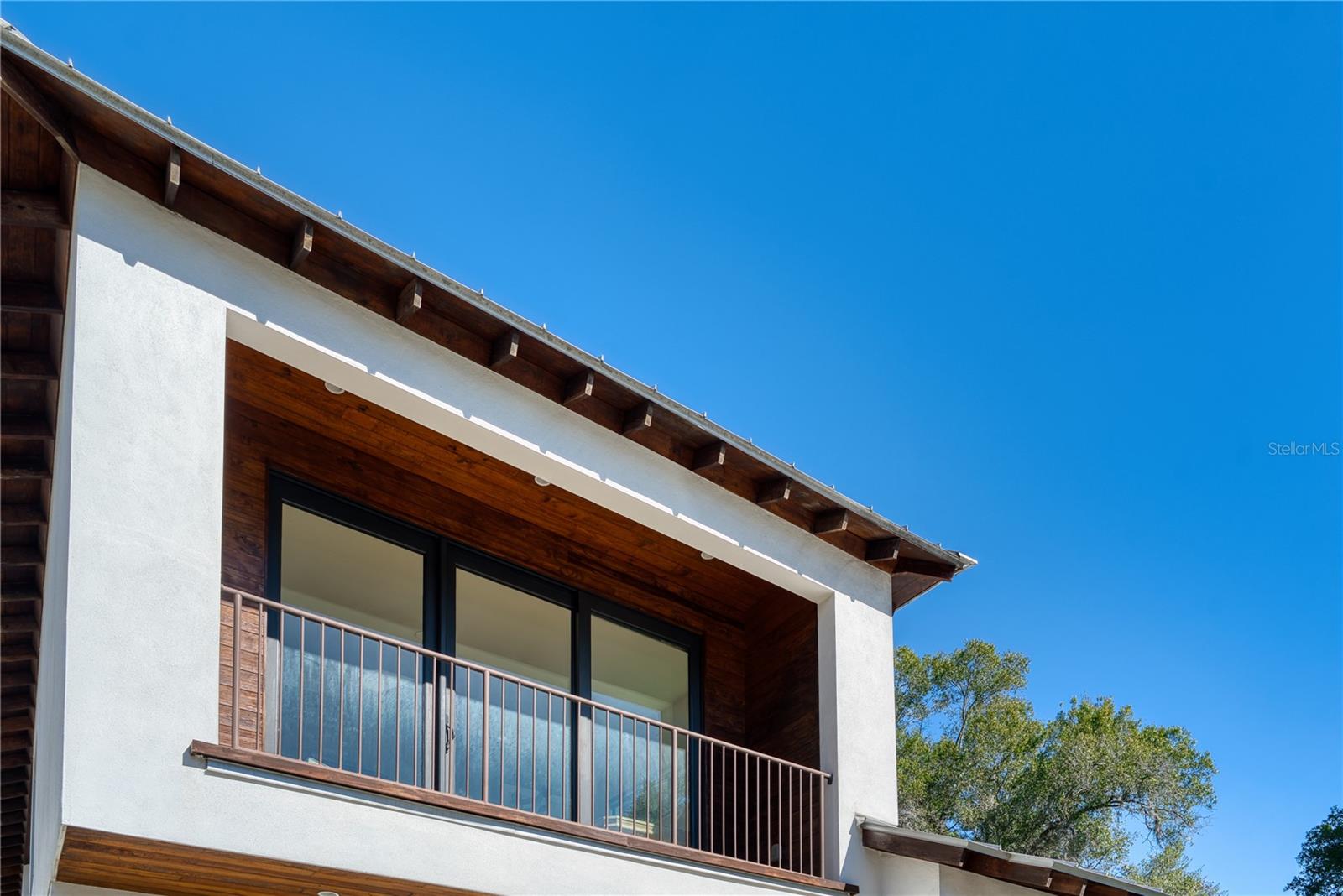 Image 38 of 45 For 911 Golfview Street