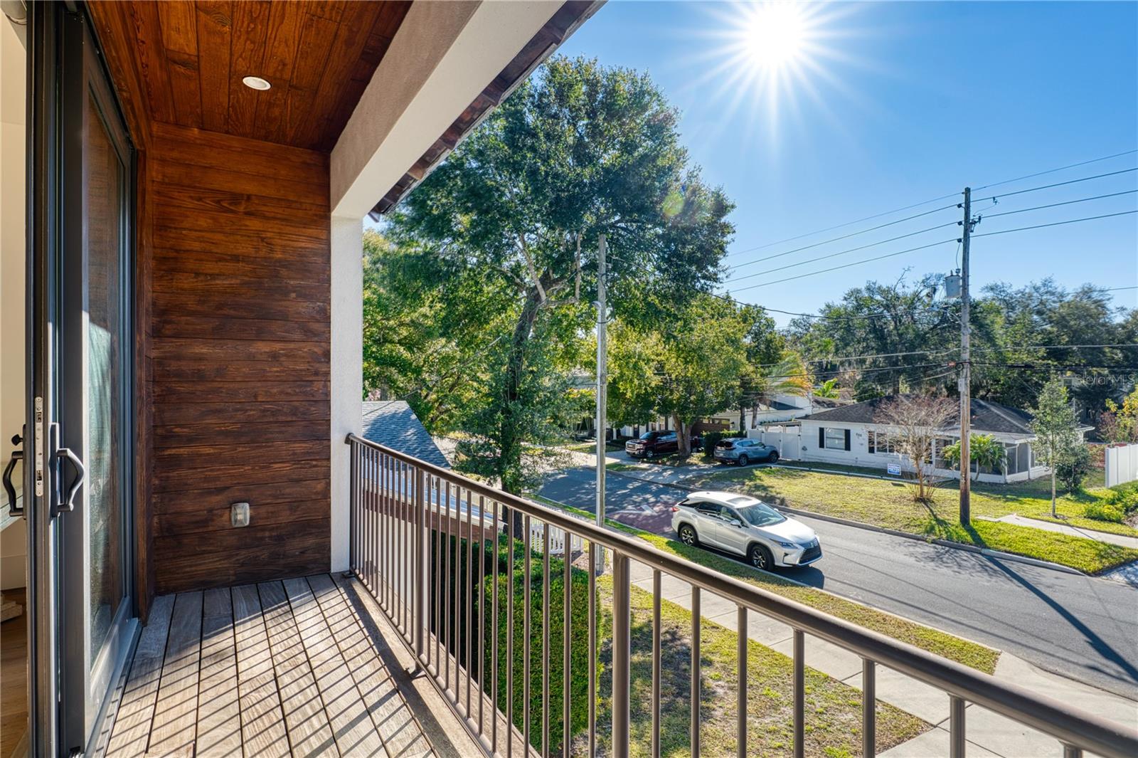 Image 39 of 45 For 911 Golfview Street