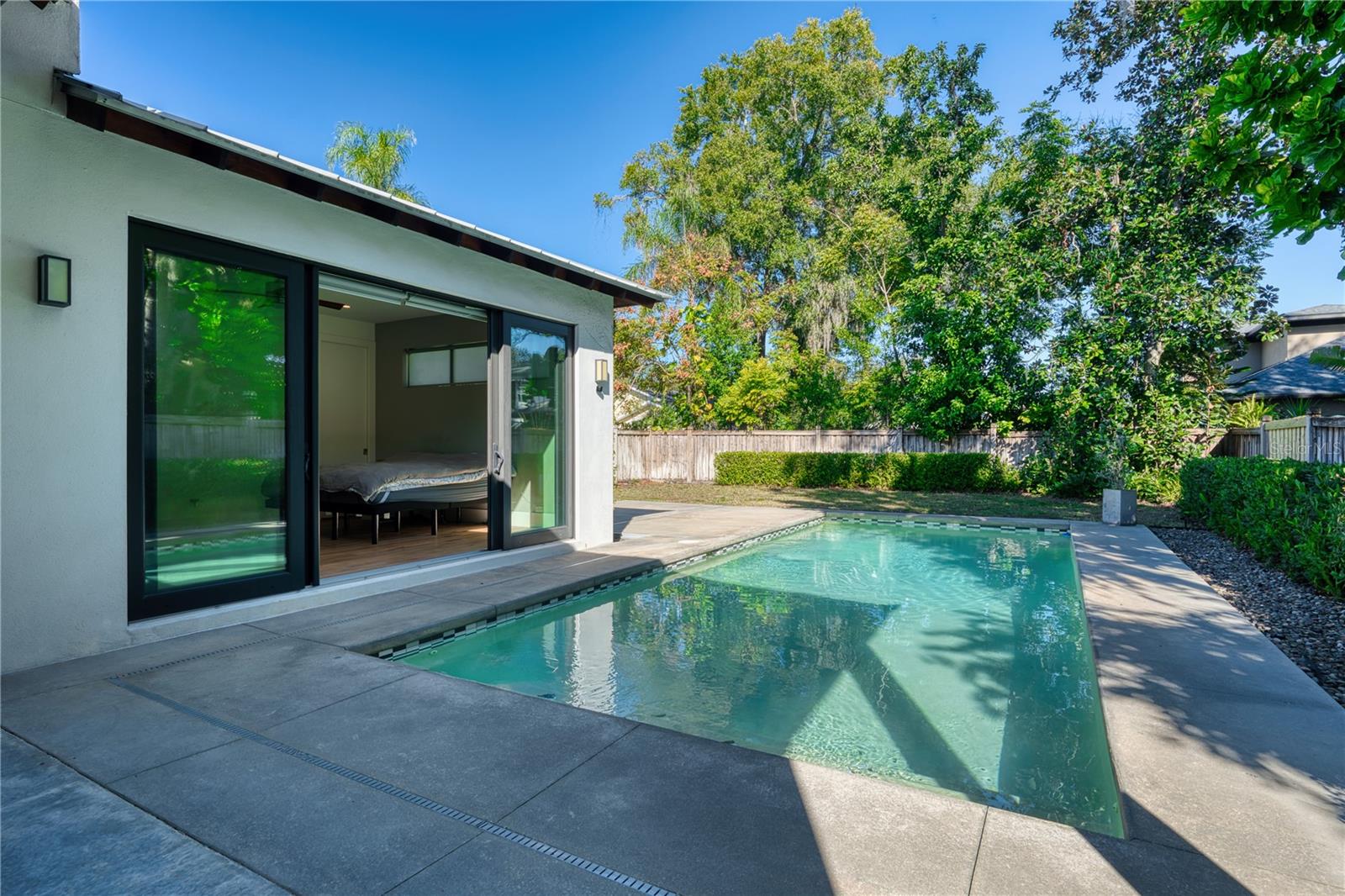 Image 41 of 45 For 911 Golfview Street