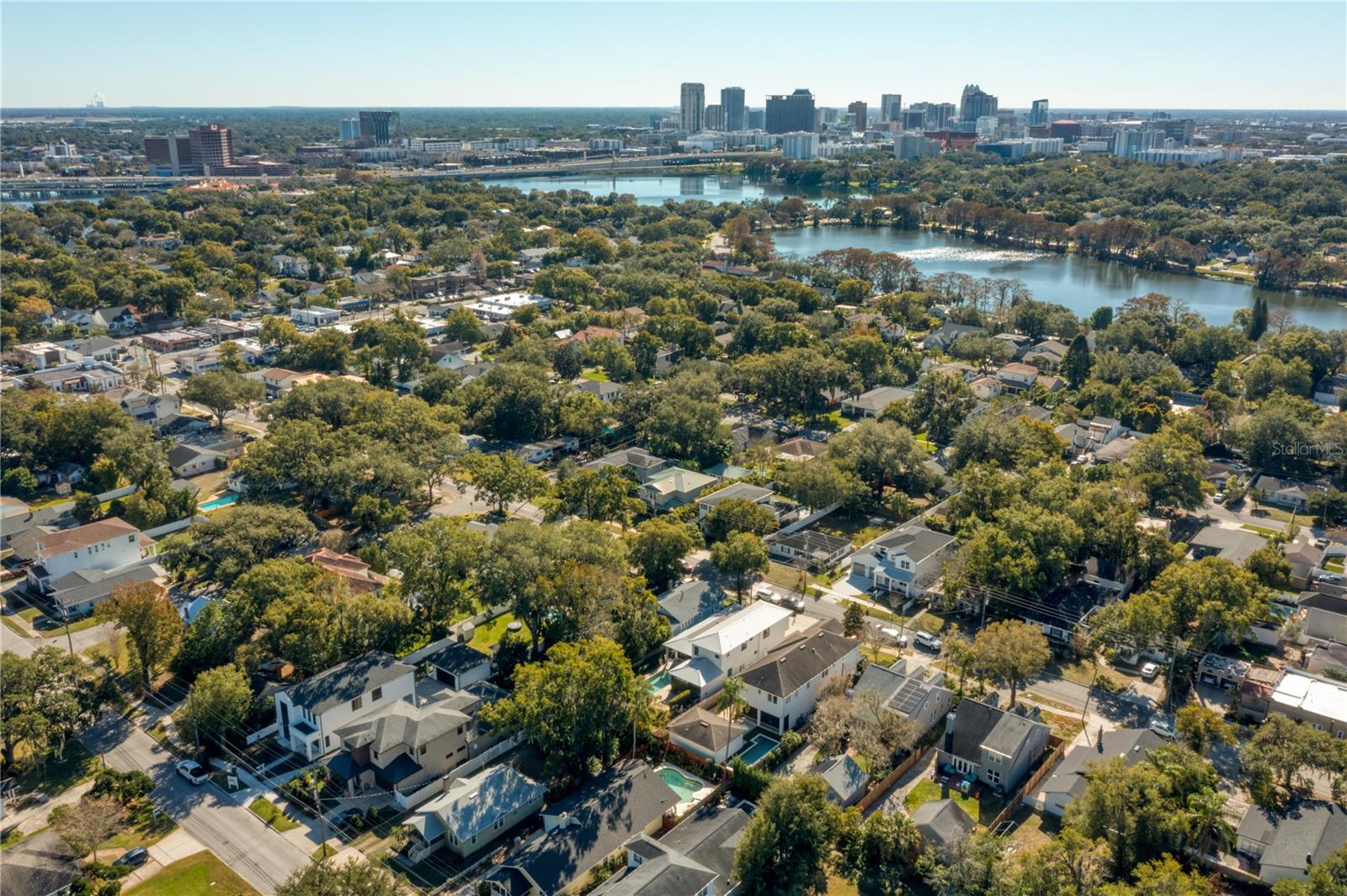 Image 45 of 45 For 911 Golfview Street