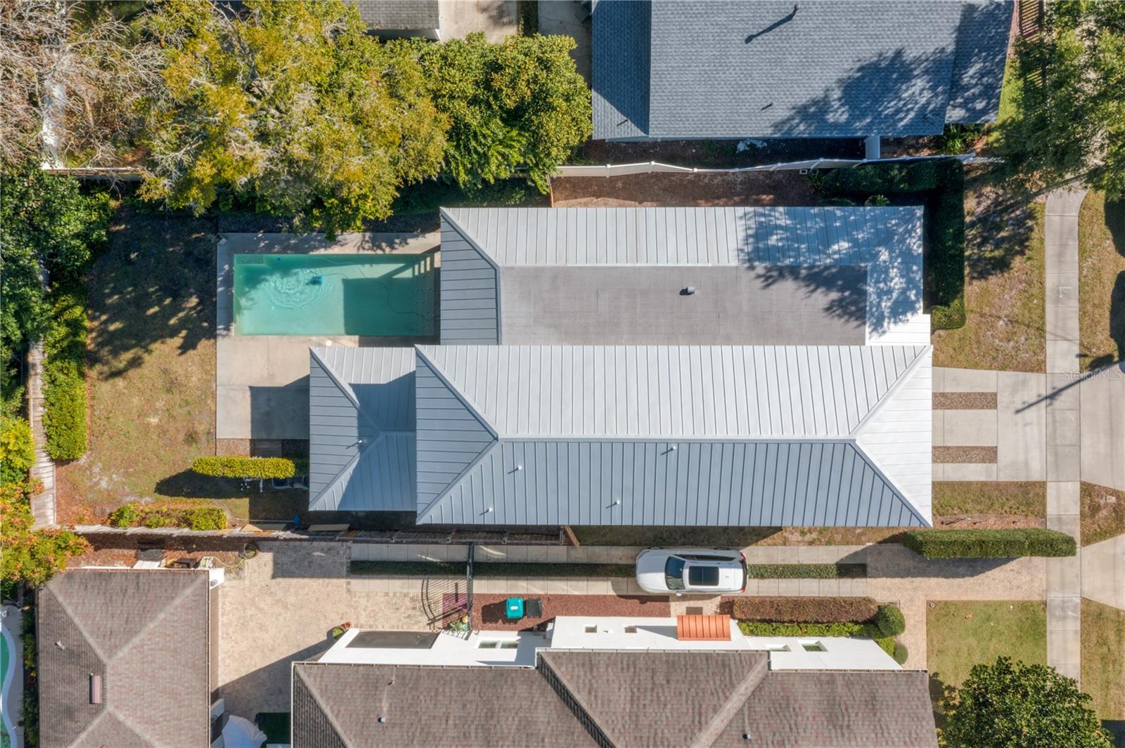 Image 5 of 45 For 911 Golfview Street