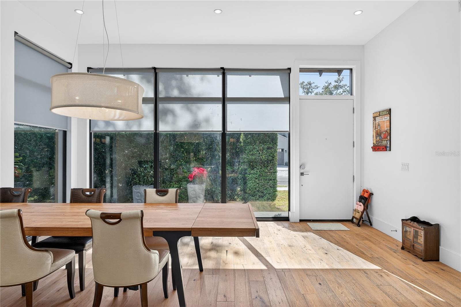 Image 7 of 45 For 911 Golfview Street