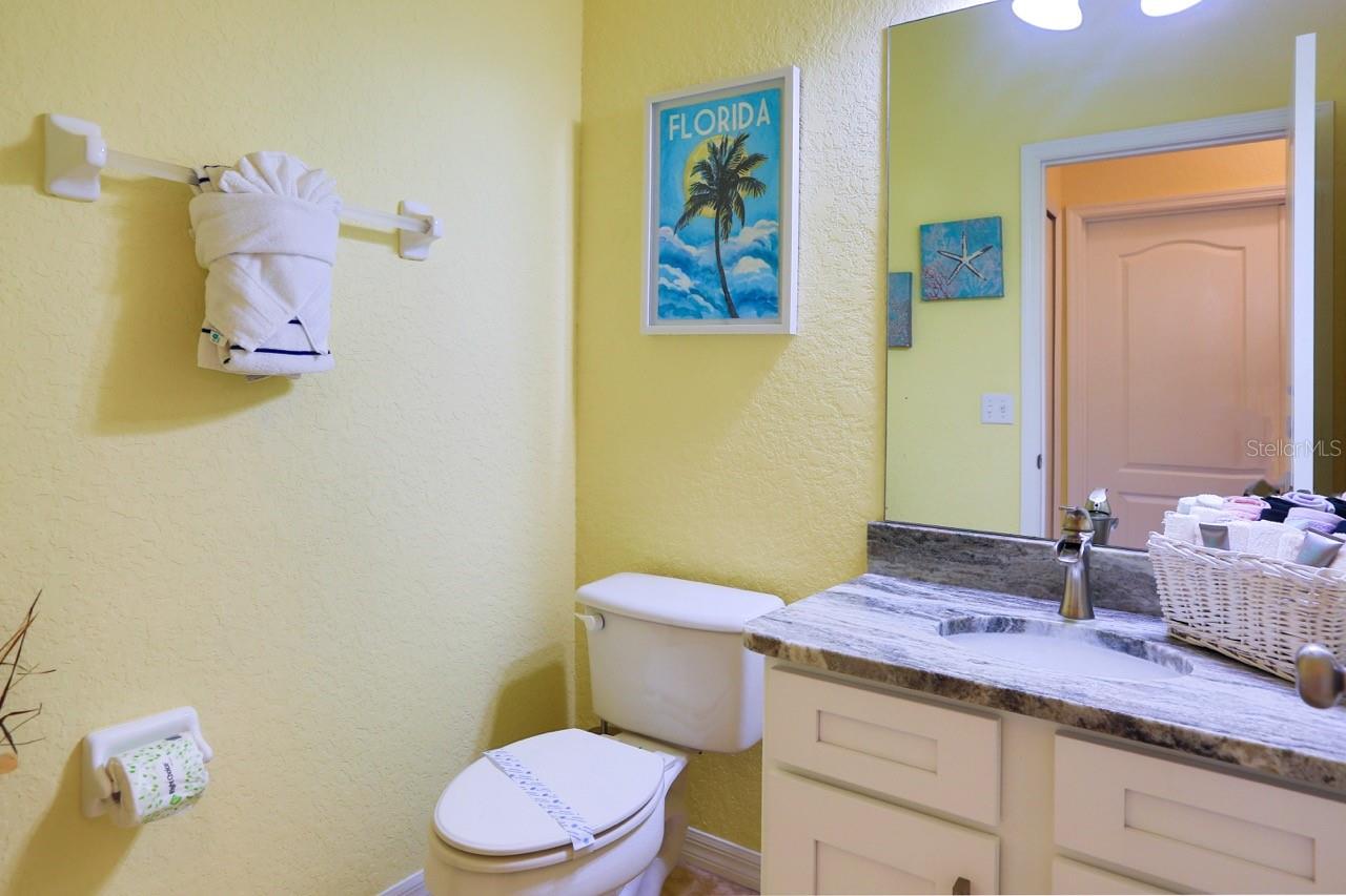 Image 11 of 35 For 17735 Woodcrest Way