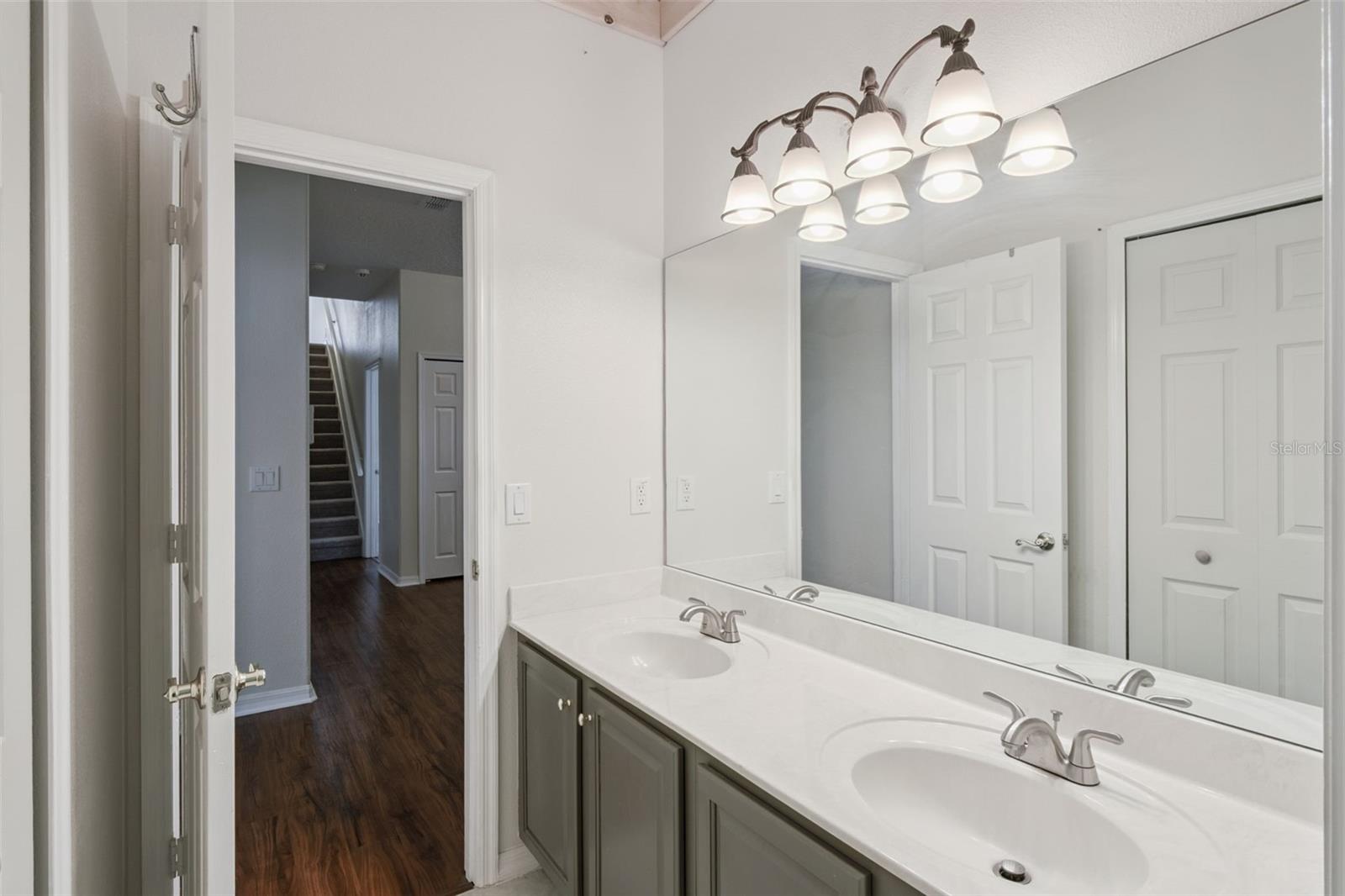 Image 27 of 41 For 597 Sand Wedge Loop