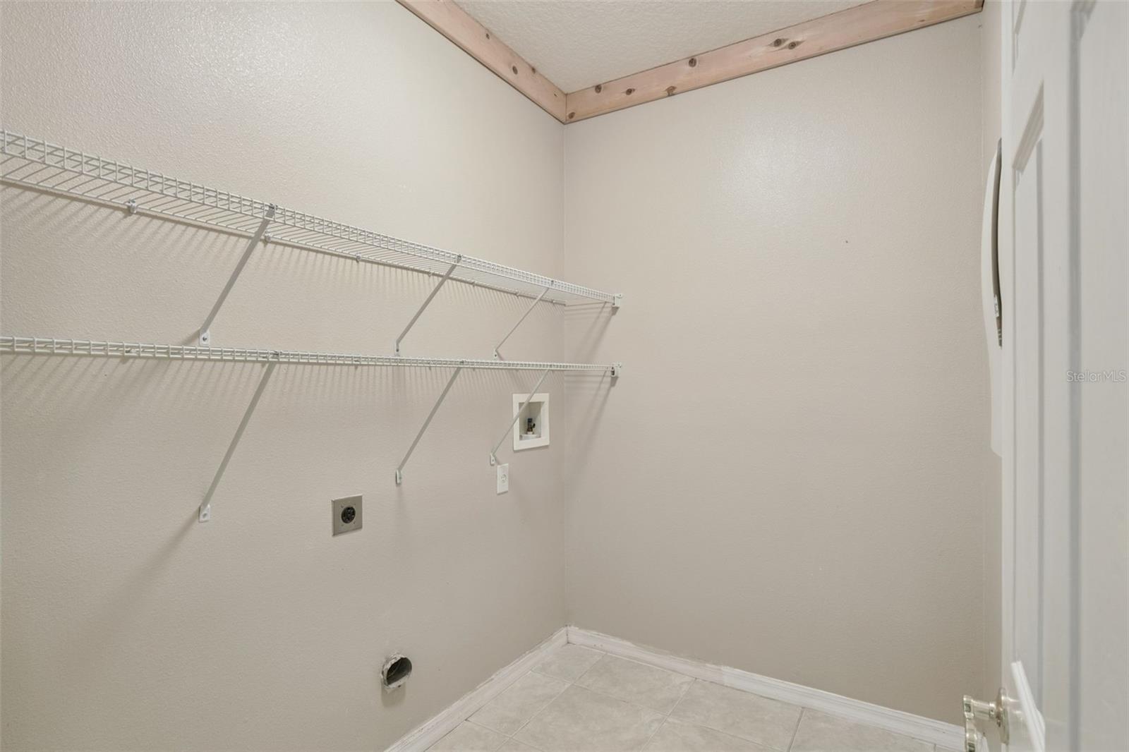 Image 33 of 41 For 597 Sand Wedge Loop