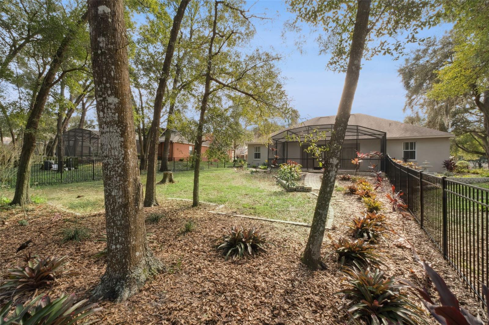 Image 39 of 41 For 597 Sand Wedge Loop