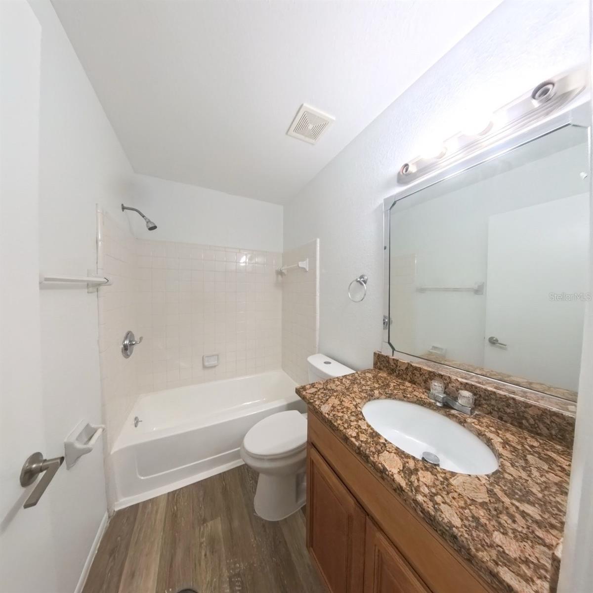 Image 15 of 24 For 600 Kenwick Circle 202