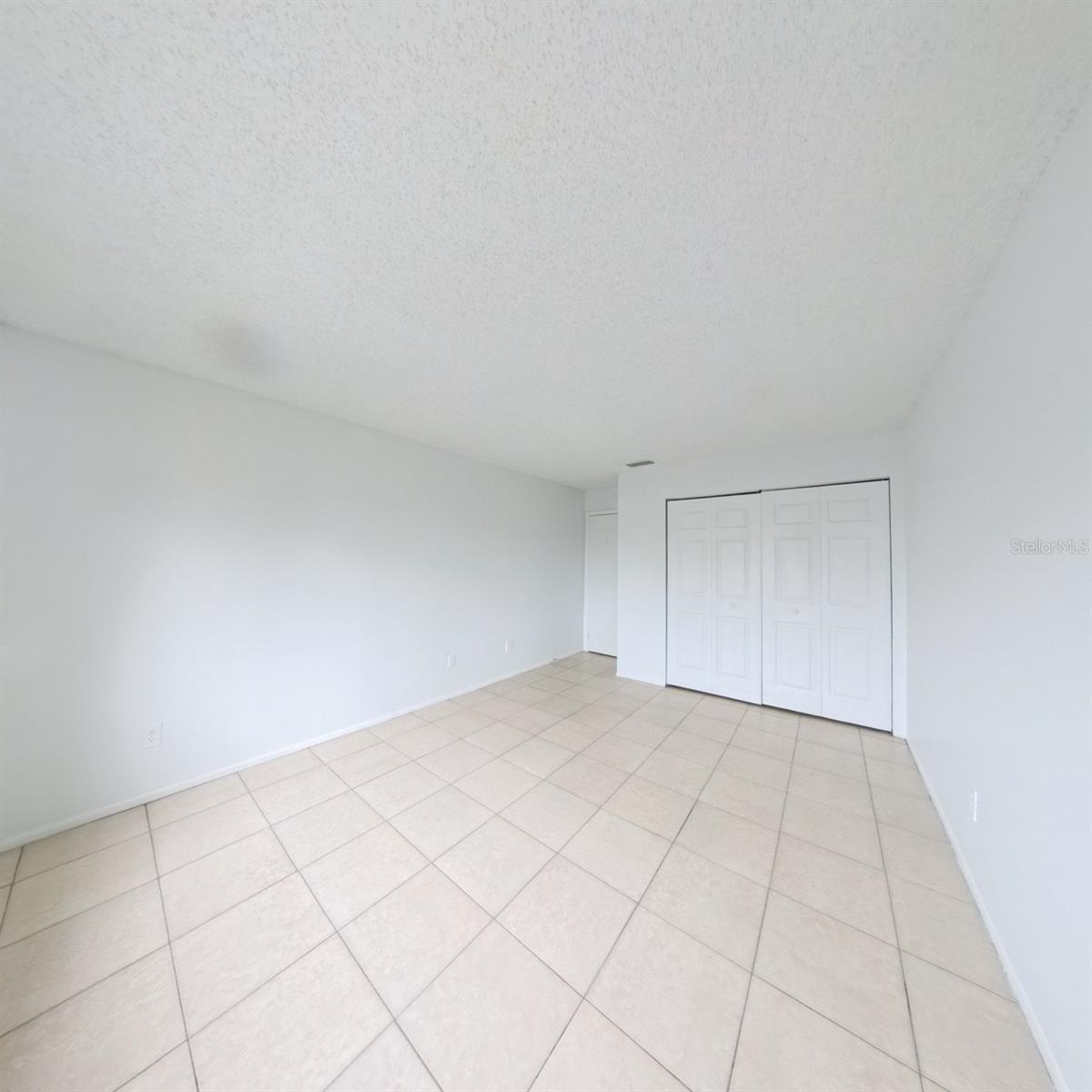 Image 17 of 24 For 600 Kenwick Circle 202