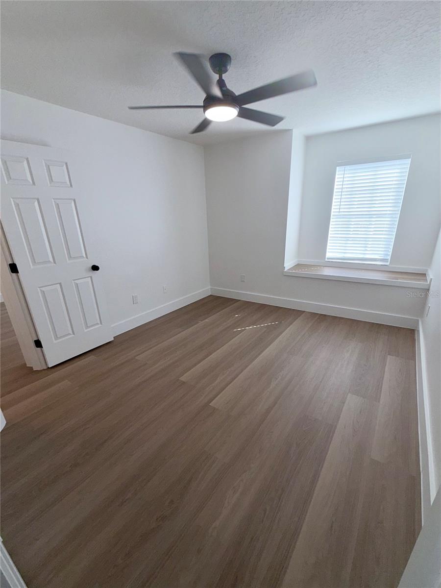 Image 10 of 16 For 1042 Ballyshannon Parkway