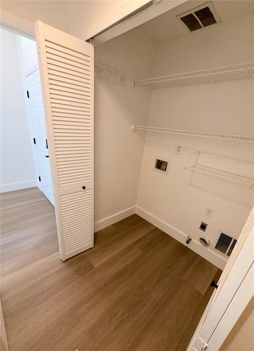 Image 8 of 16 For 1042 Ballyshannon Parkway