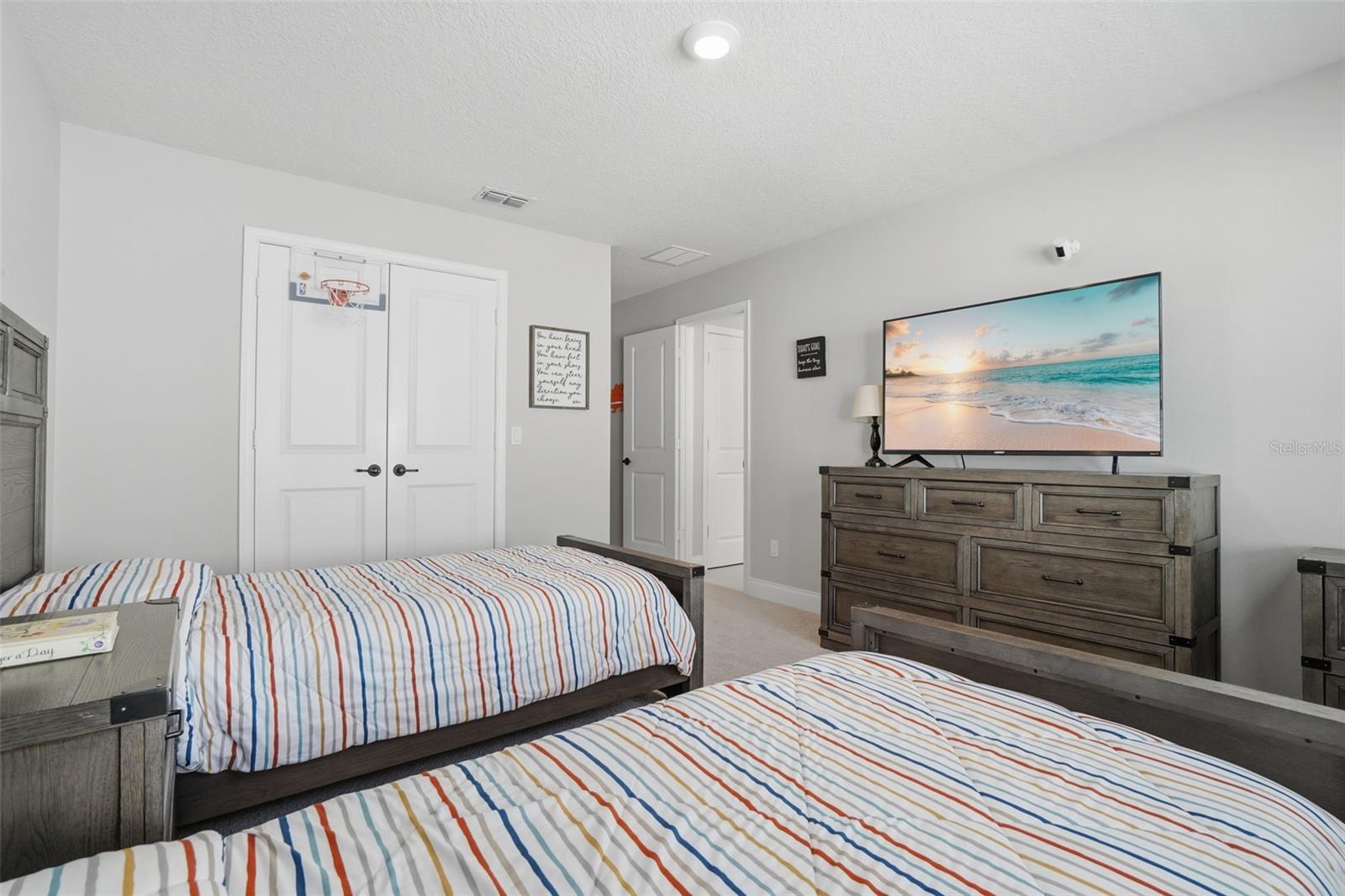 Image 22 of 30 For 9392 Juniper Moss Circle