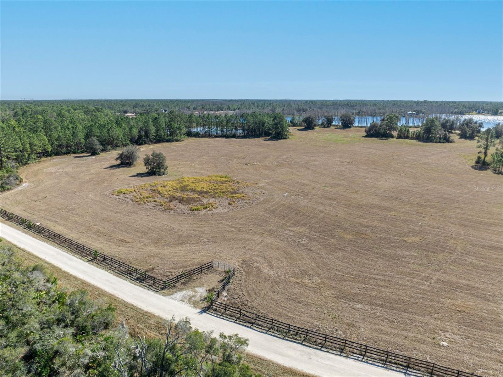 Image 17 of 29 For 925 & 975 Keelhaul Road