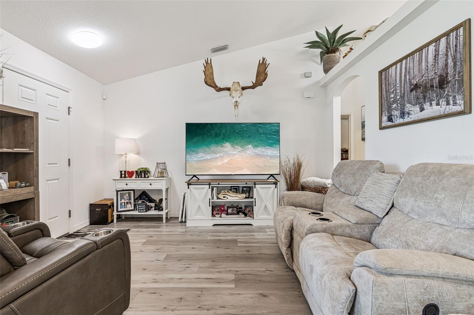 Image 7 of 40 For 35534 Cedar Lane