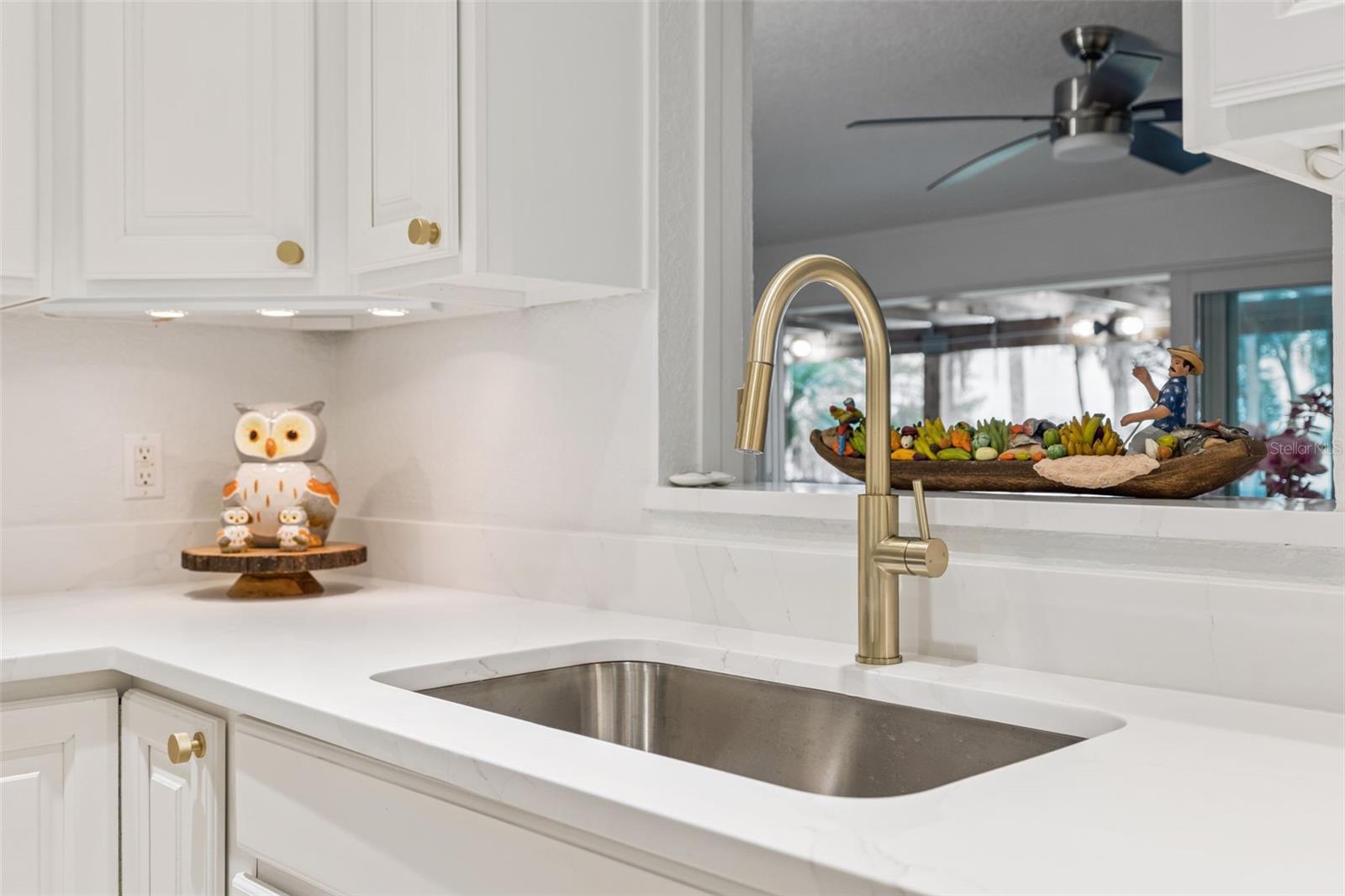 Image 16 of 65 For 6007 Linneal Beach Drive