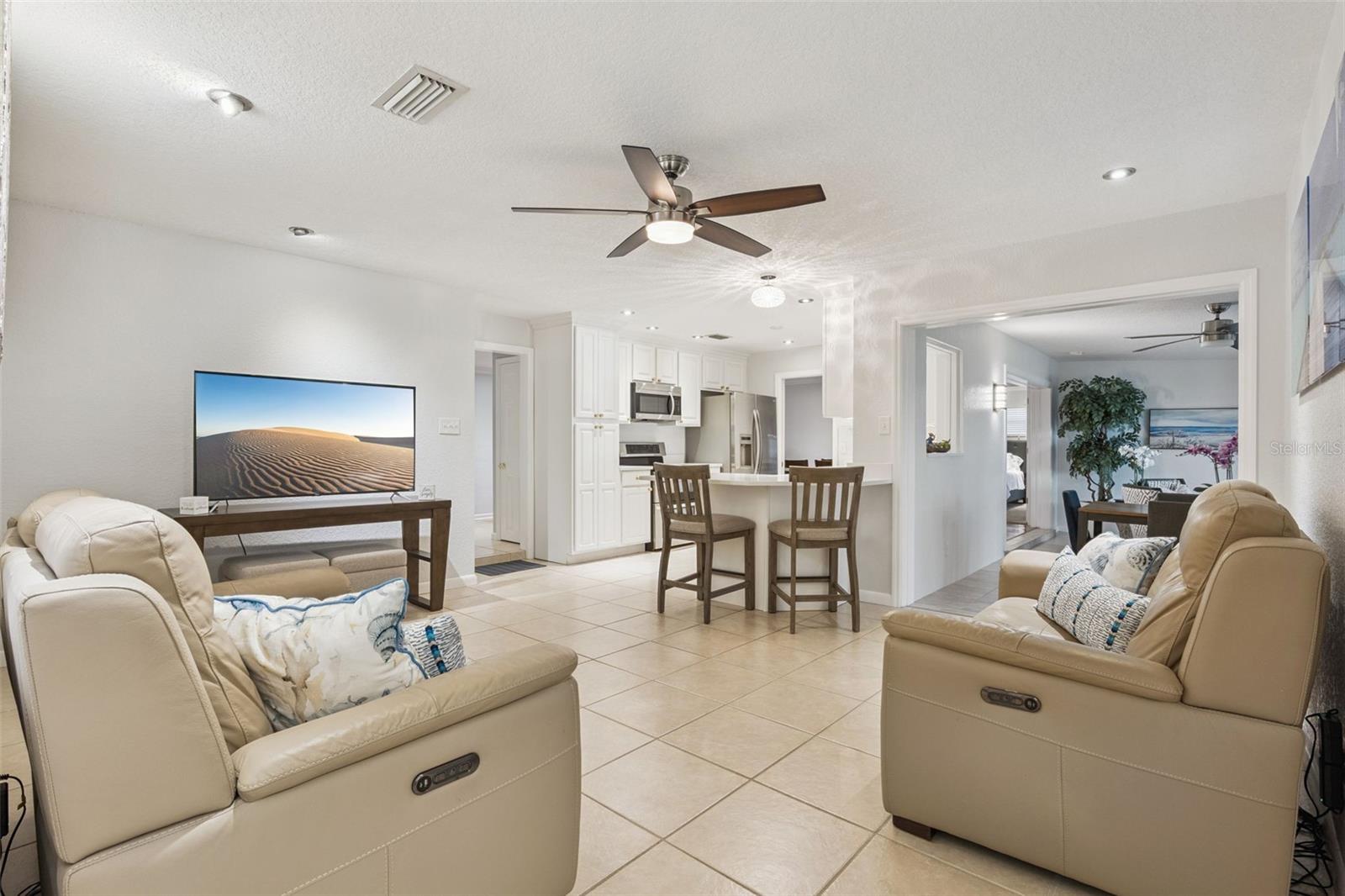 Image 23 of 65 For 6007 Linneal Beach Drive