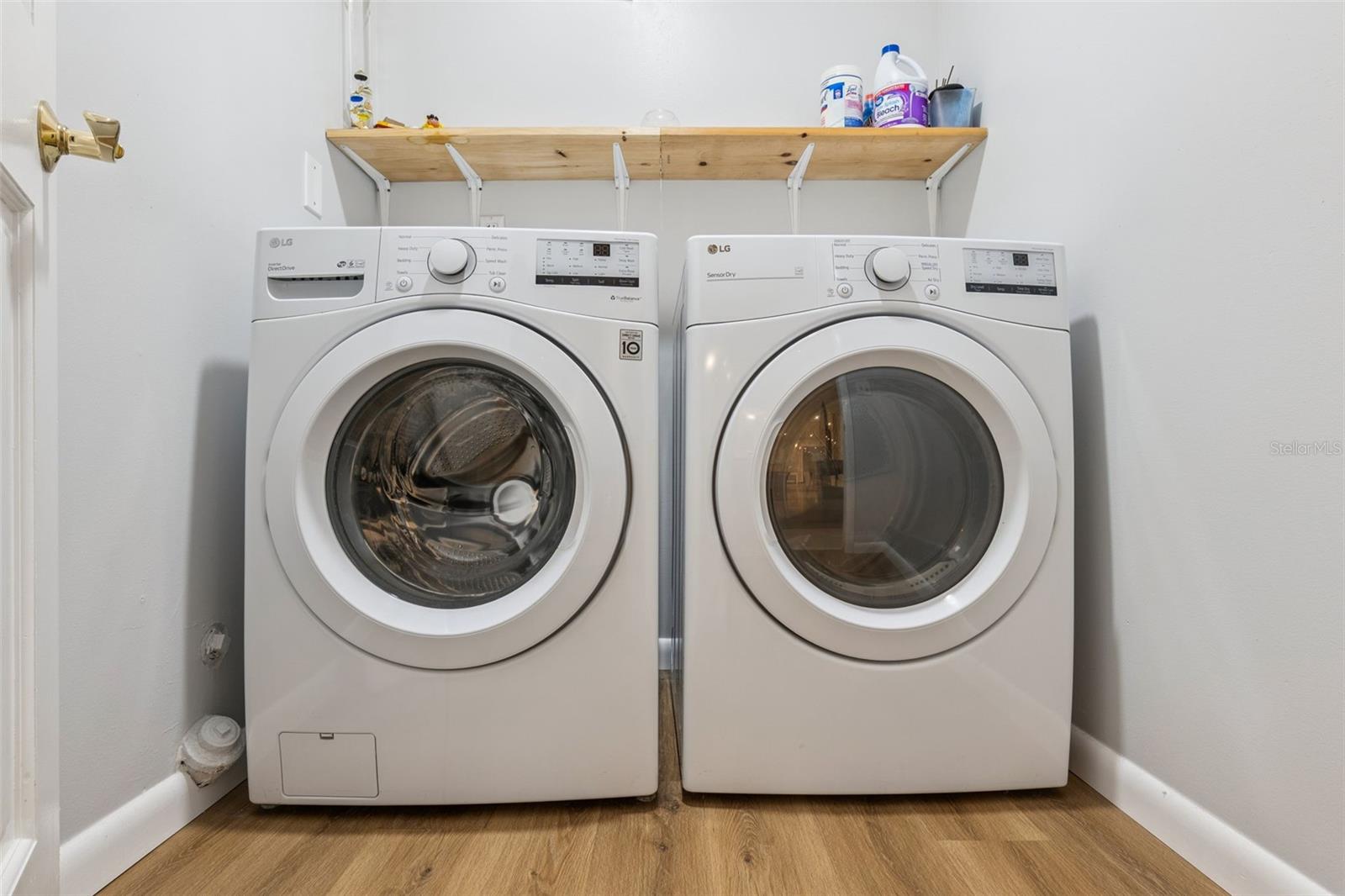 Image 42 of 65 For 6007 Linneal Beach Drive