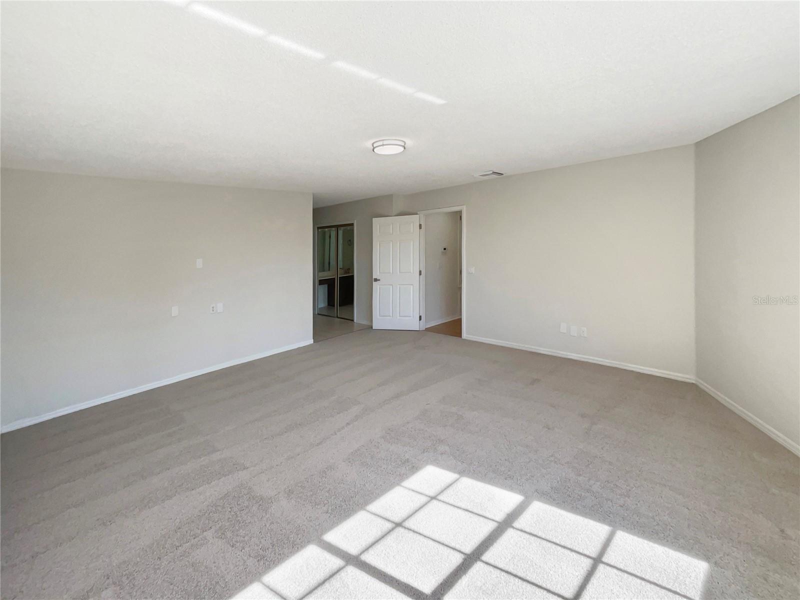 Image 4 of 34 For 3834 Regents Way