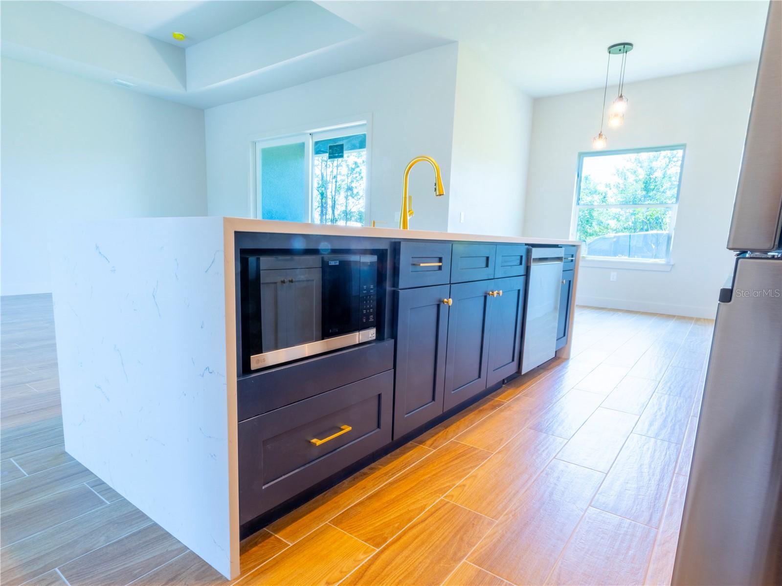 Image 23 of 73 For 14073 Naylor Avenue