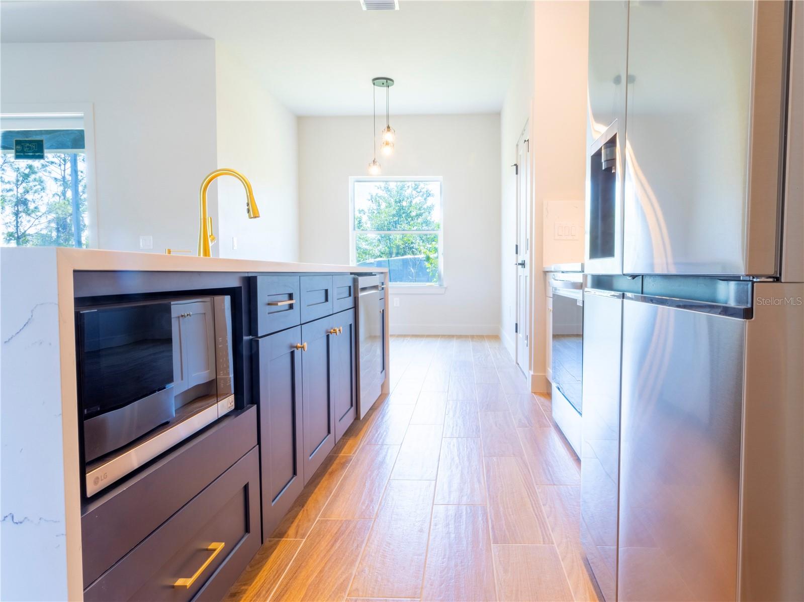 Image 24 of 73 For 14073 Naylor Avenue