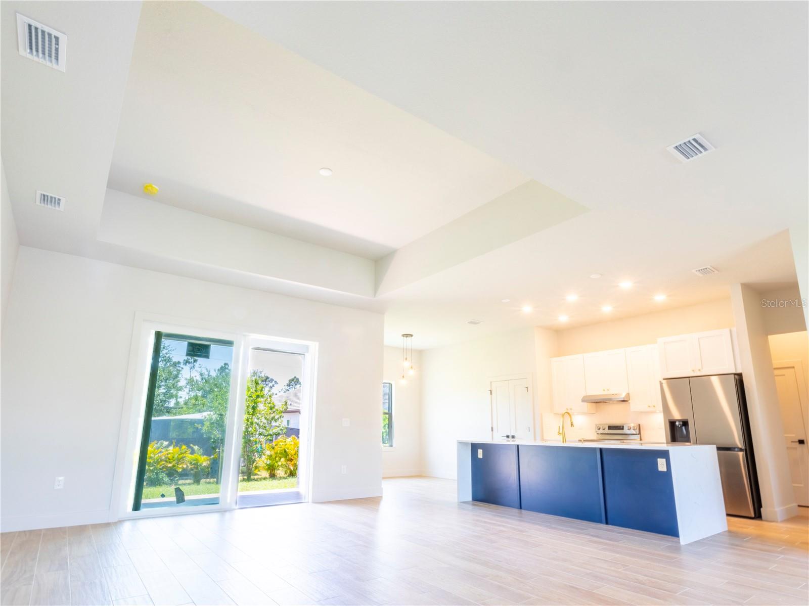 Image 28 of 73 For 14073 Naylor Avenue