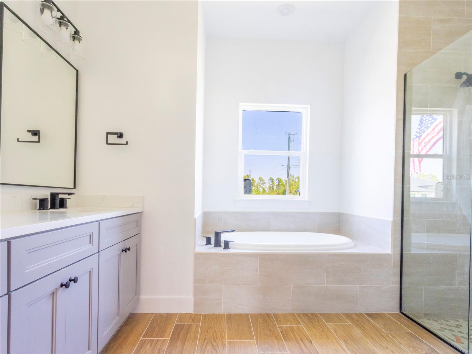 Image 29 of 73 For 14073 Naylor Avenue