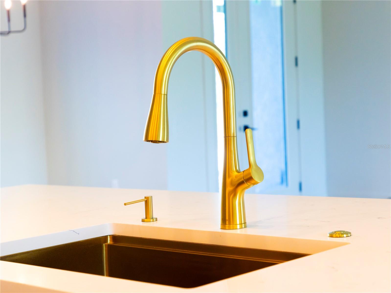 Image 39 of 73 For 14073 Naylor Avenue