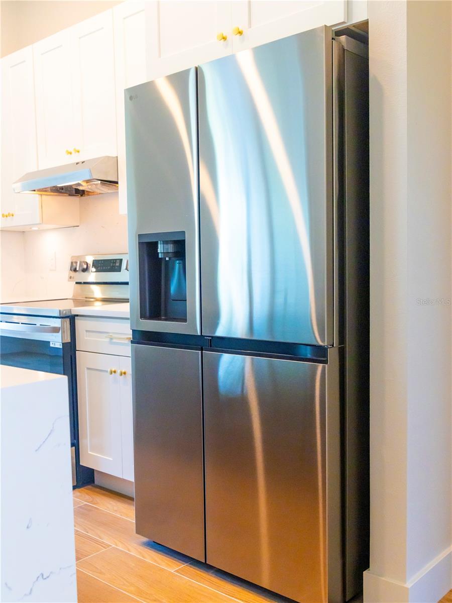 Image 42 of 73 For 14073 Naylor Avenue