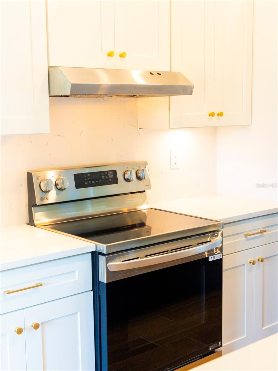 Image 52 of 73 For 14073 Naylor Avenue